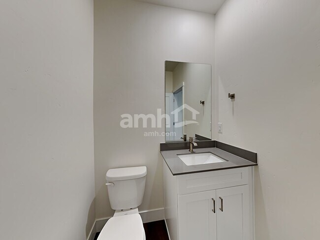 Building Photo - 11536 W Mesquite St