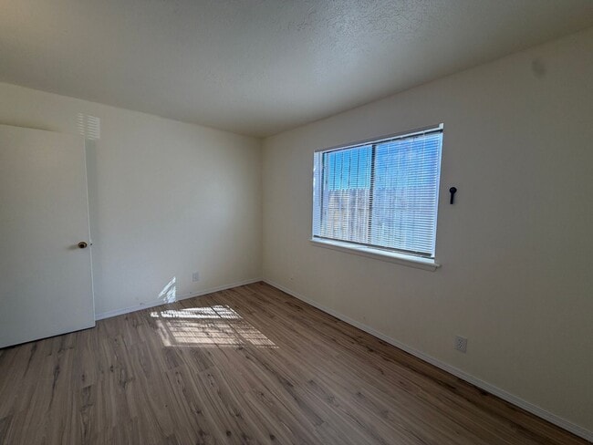 Building Photo - Louisiana Blvd SE-1125