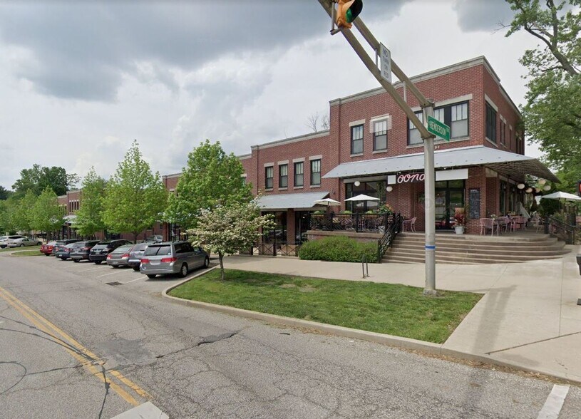Building Photo - 581 E Hillside Dr