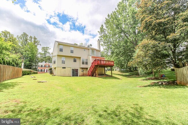 Building Photo - 64 Spring Lake Dr