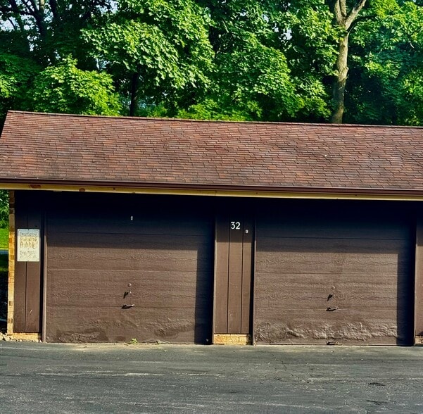 Building Photo - 3265 Mayfield Rd