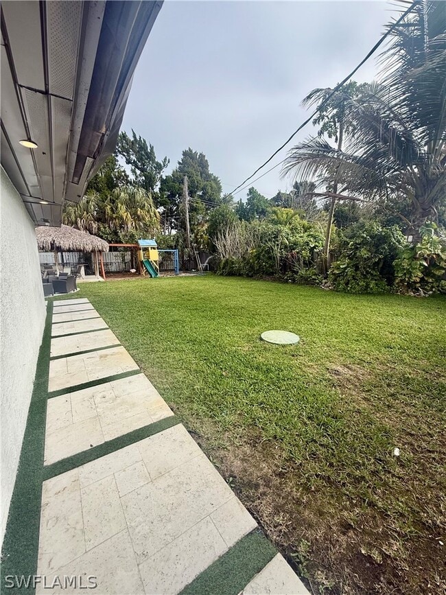 Building Photo - 733 Pine Cone Ln