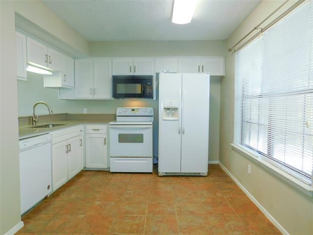 Building Photo - 1137 Dallas Dr