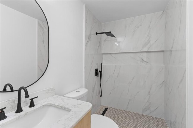 Building Photo - 3412 Camens Ct NE