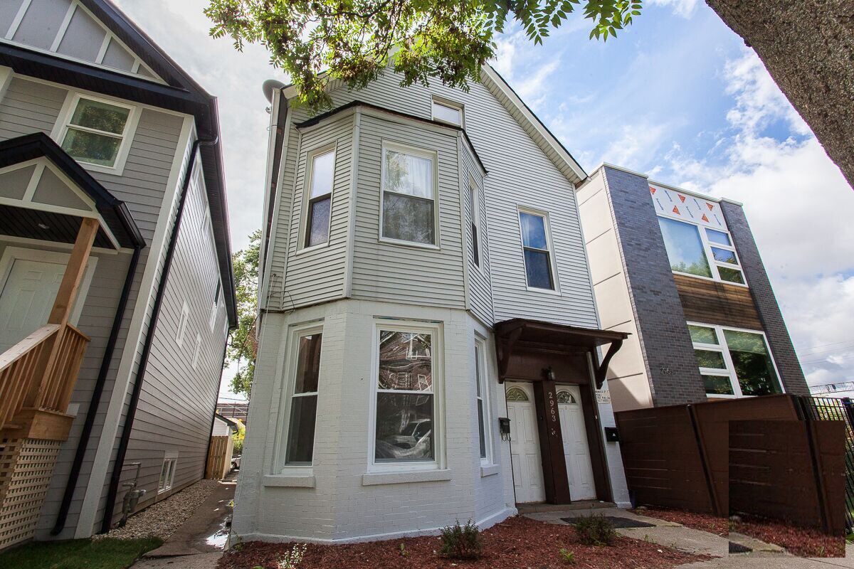 Building Photo - 2963 W Nelson St