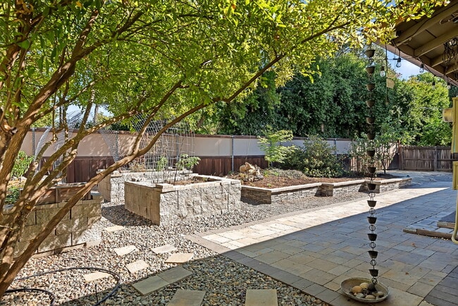 Building Photo - Discover the heart of central Davis living