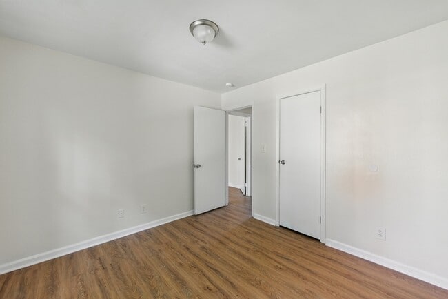 Building Photo - 711 Easy St