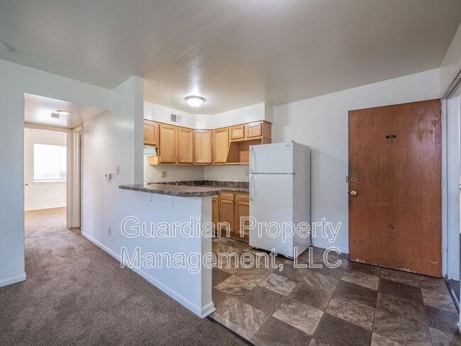 Building Photo - 1115 N College Dr