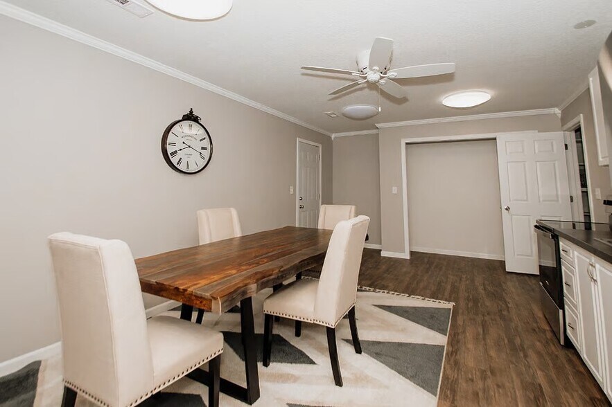 Building Photo - 417 N Jefferson St