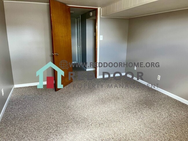 Building Photo - 2-Bedroom House with Finished Basement, and Double Car Garage