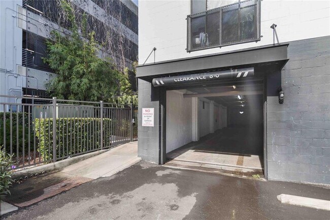 Building Photo - 62 W Colonial Dr