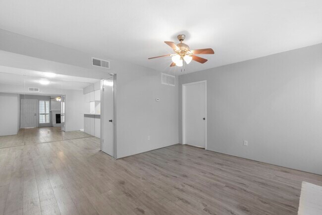 Building Photo - 2100 Wilcrest Dr