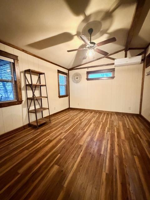 Building Photo - 520 Leisure Ln