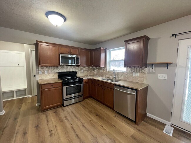 Building Photo - 24537 Brownstone Blvd