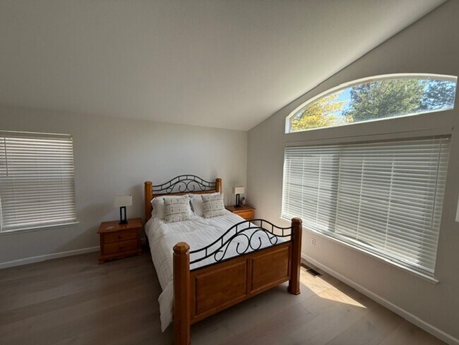 Building Photo - Pleasanton’s Windsor Community 4 bed / 2.5 bath,  Great schools, close to Downtown