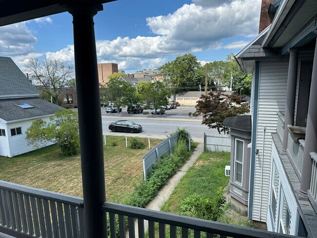 Building Photo - 319 Hanover St