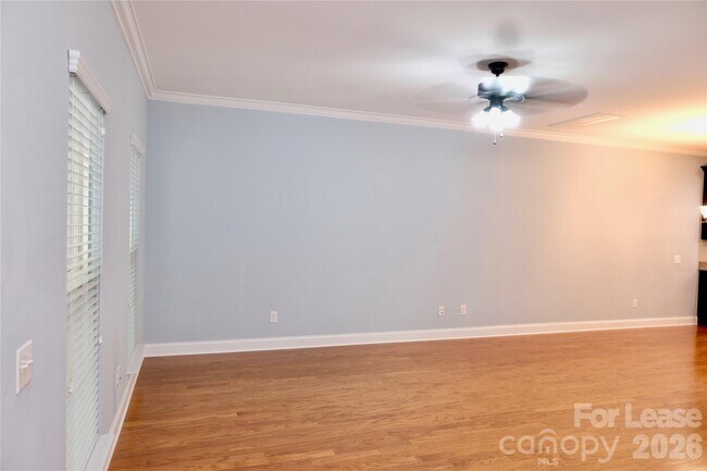 Building Photo - 10220 Vanguard Pkwy