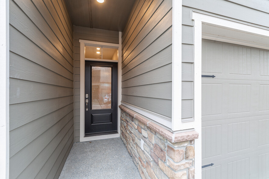 Building Photo - 2016 NE 101st Cir