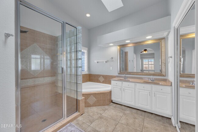 Building Photo - 232 Ave Mirador