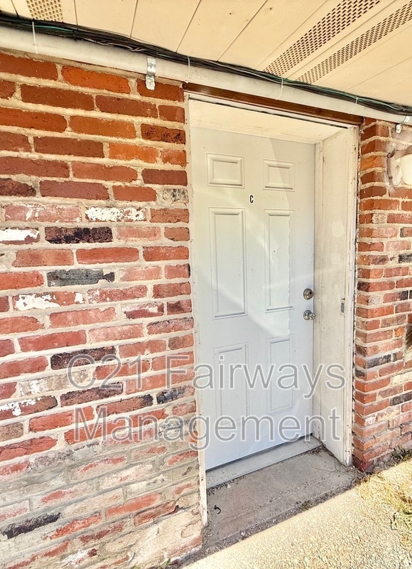 Building Photo - 2580 Pitcairn Rd