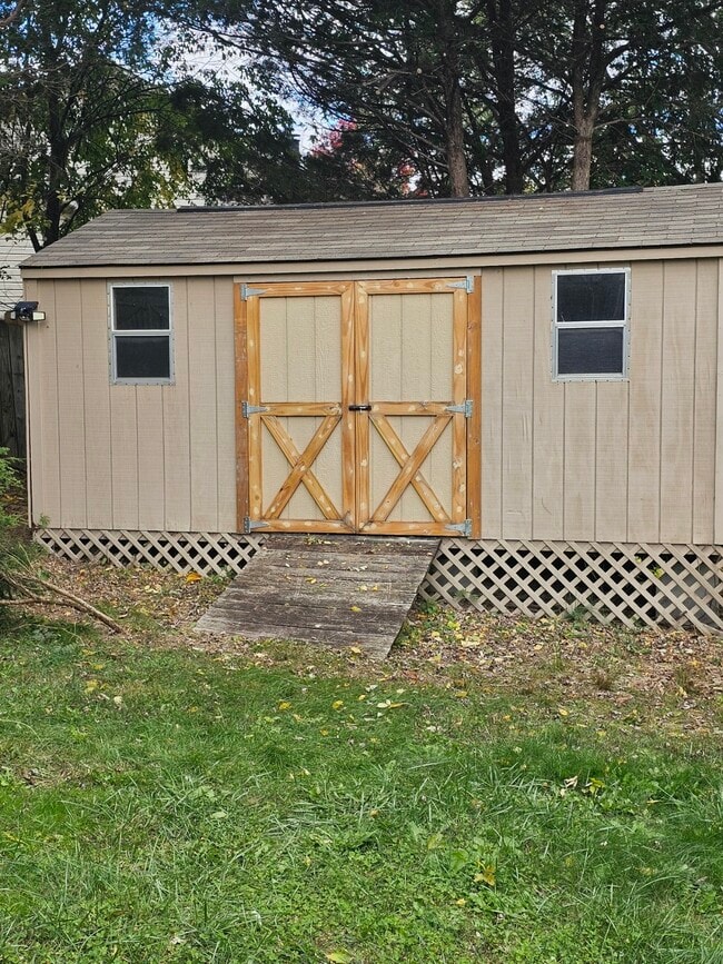 Building Photo - 113 Senseny Glen Dr