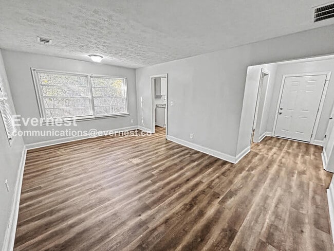 Building Photo - 3741 Loren Dr