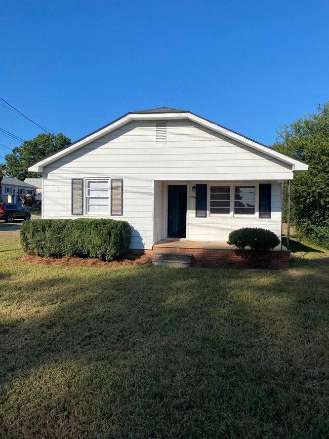 Building Photo - 2bd/1ba House close to Downtown Landis w/ easy acces to Hwy 29
