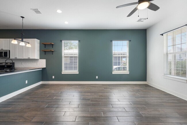 Building Photo - 534 Rigsby Ave