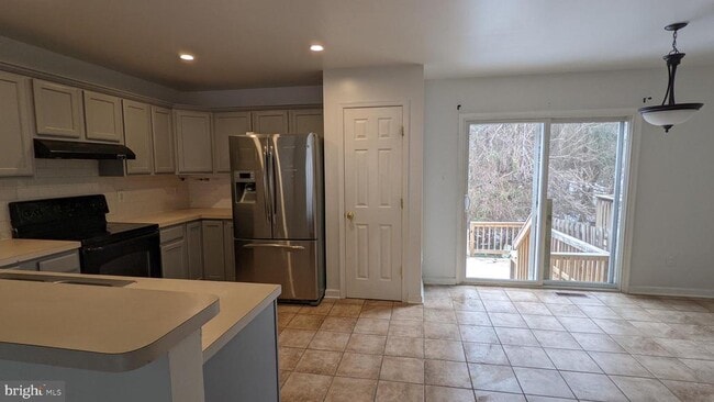 Building Photo - 829 Gallows Ct
