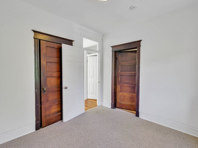 Building Photo - 2611 11th St NW