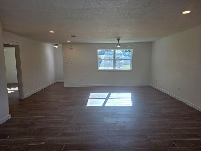 Building Photo - 803 Coleman St