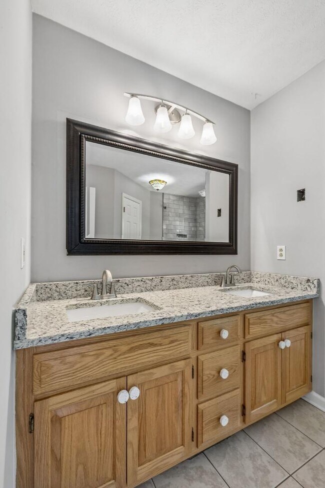 Building Photo - 107 Keri Dr