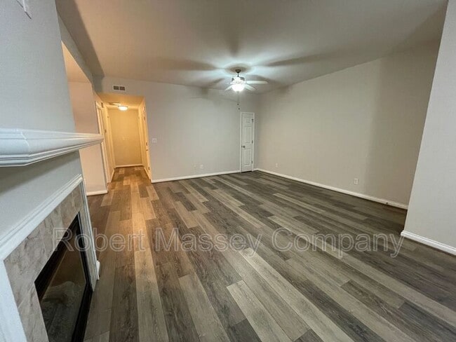 Building Photo - 346 S Dorsey Ln