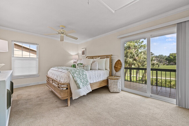 Building Photo - 9239 SE Riverfront Terrace