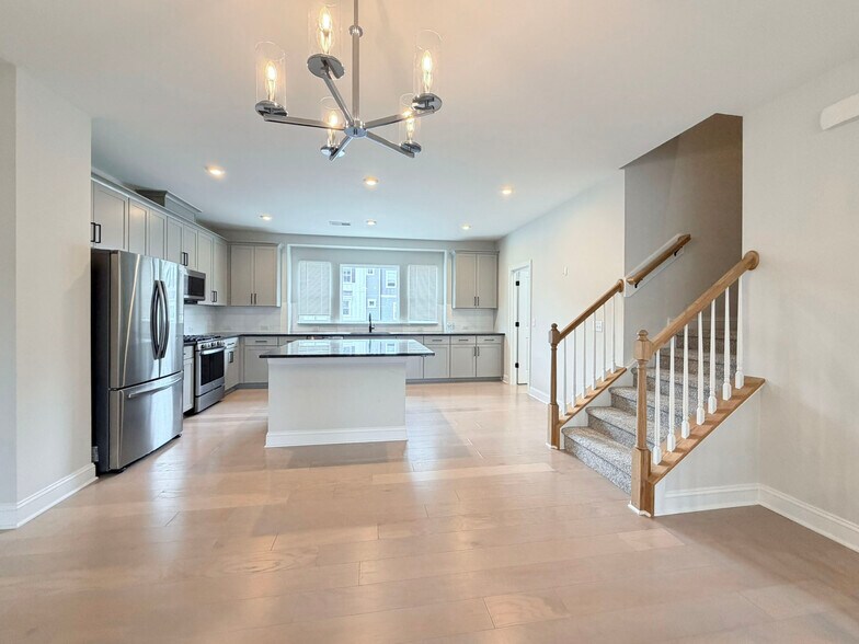 Building Photo - 829 Amley Pl