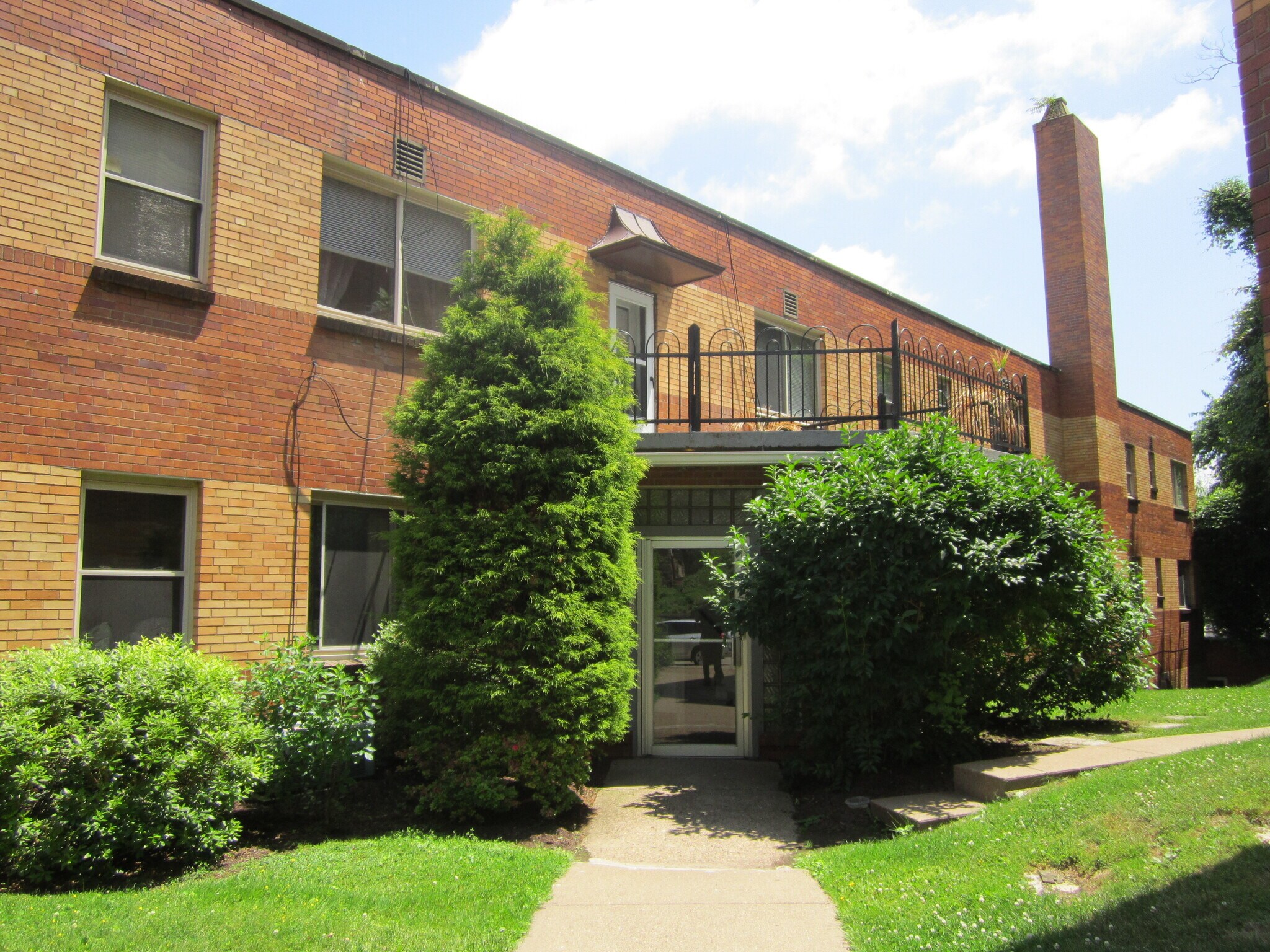 Building Photo - 5712 Phillips Ave