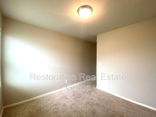 Building Photo - 10010 E 108th Pl N