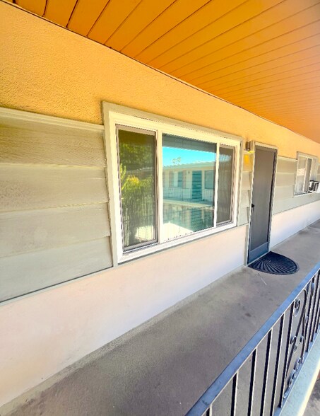Building Photo - 850 S Rosemead Blvd