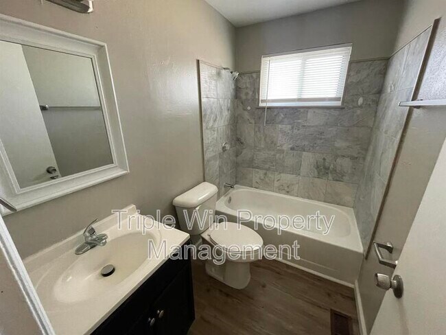 Building Photo - 1225 Carla Dr