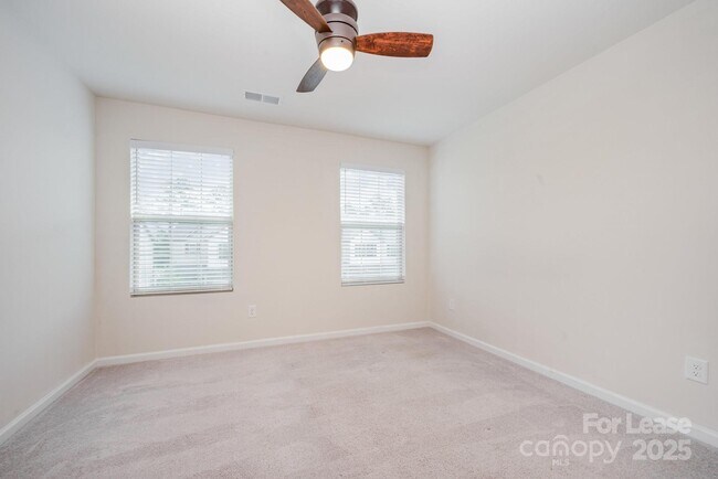 Building Photo - 9453 Avery Lilac Ln