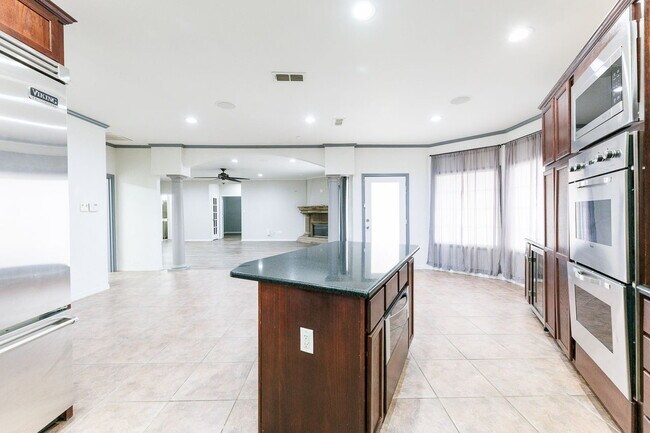 Building Photo - Spacious 3-Bedroom in Gated Community