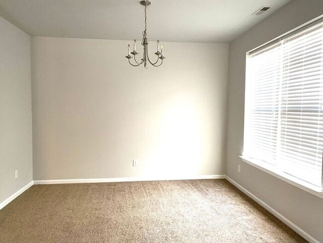 Building Photo - 1bd/1bath with a great loft in a perfect area!