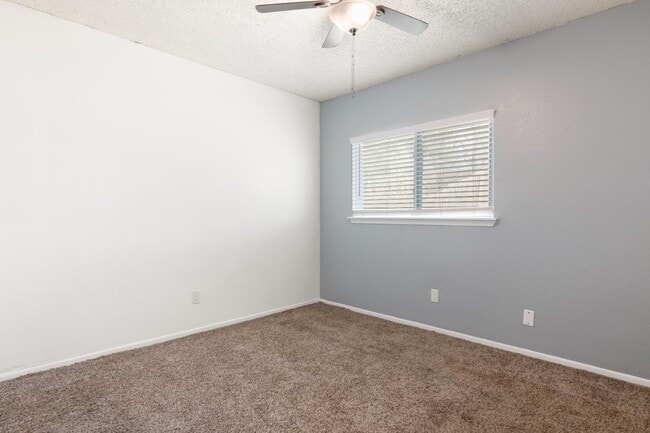 Building Photo - 5718 Champions Hill Dr