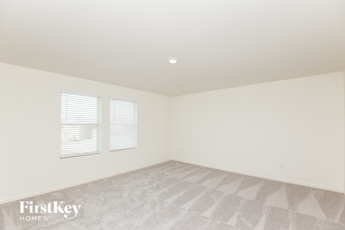 Building Photo - 8356 Hawkview Dr