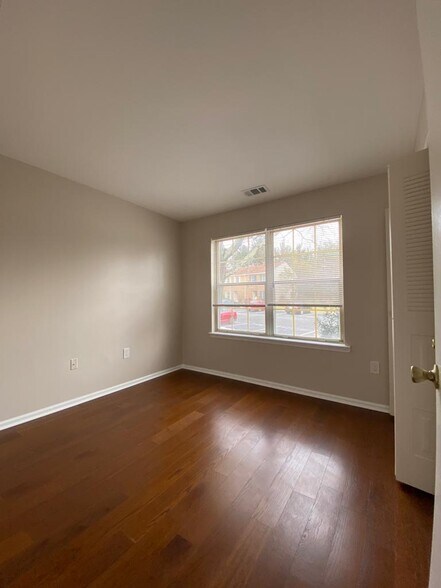 Building Photo - 94 Quince Ct