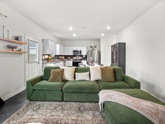 Building Photo - 5484 Rue Girard