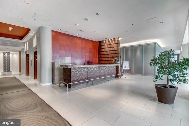 Building Photo - 5750 Bou Ave