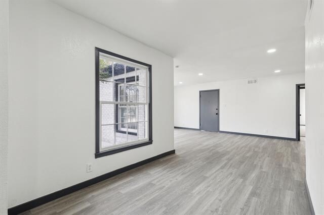 Building Photo - 3737 Bilglade Rd