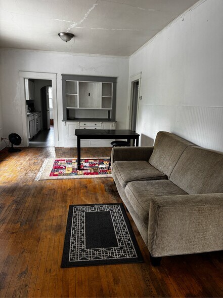 Building Photo - 810 NE Michigan St