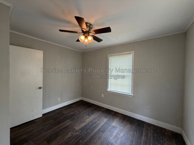 Building Photo - 3213 N Guillemard St
